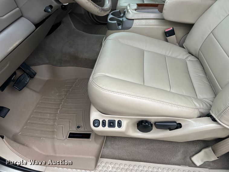 image for item EH6969 2002 Ford Excursion Limited SUV