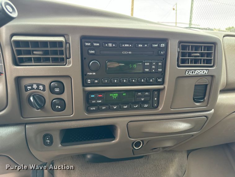 image for item EH6969 2002 Ford Excursion Limited SUV