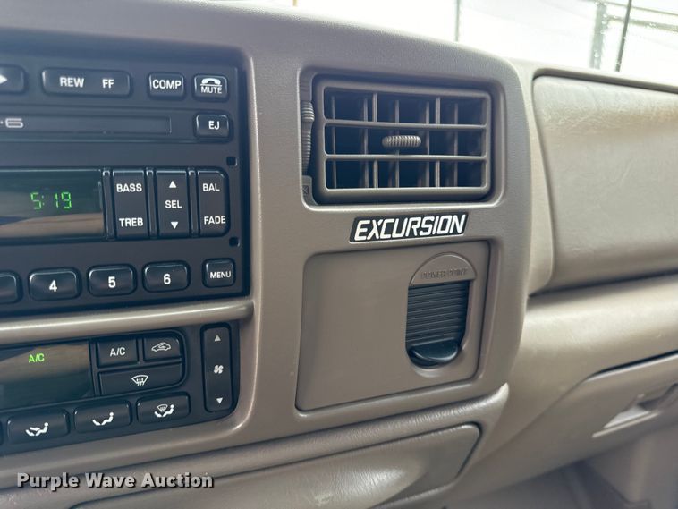 image for item EH6969 2002 Ford Excursion Limited SUV