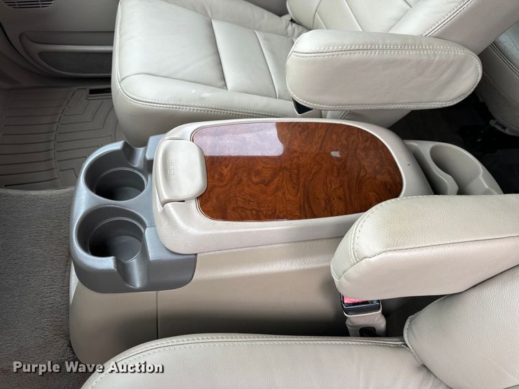 image for item EH6969 2002 Ford Excursion Limited SUV