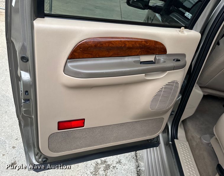 image for item EH6969 2002 Ford Excursion Limited SUV