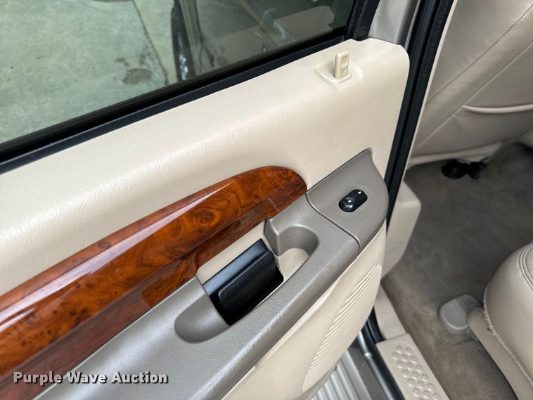 image for item EH6969 2002 Ford Excursion Limited SUV