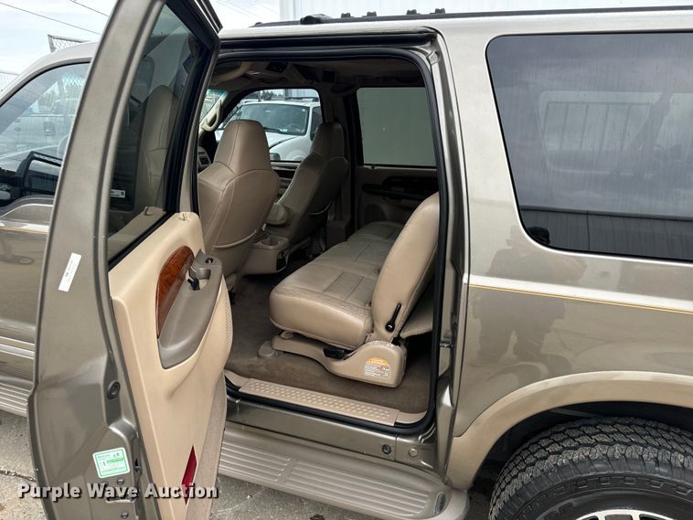 image for item EH6969 2002 Ford Excursion Limited SUV