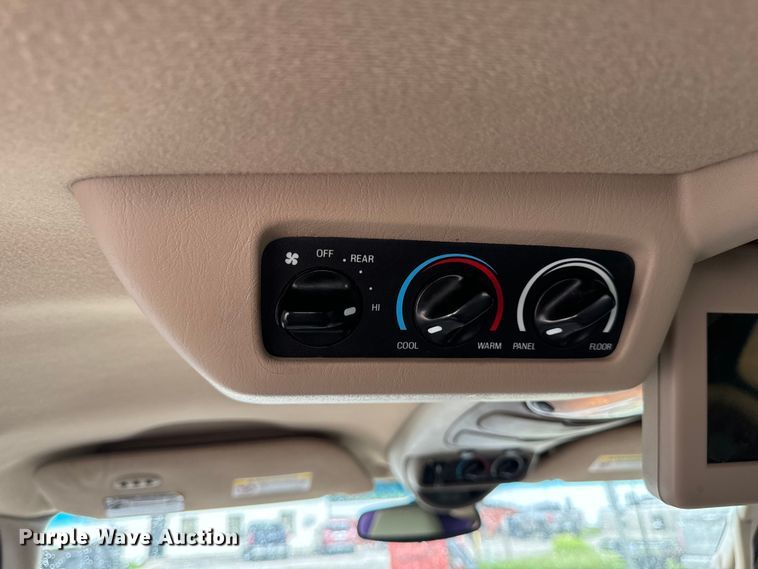 image for item EH6969 2002 Ford Excursion Limited SUV