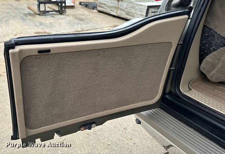 image for item EH6969 2002 Ford Excursion Limited SUV