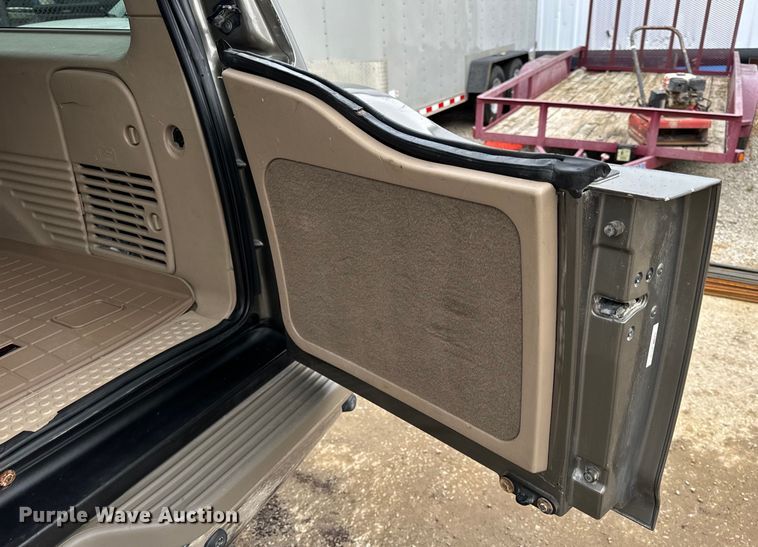 image for item EH6969 2002 Ford Excursion Limited SUV