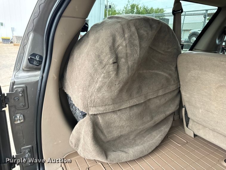 image for item EH6969 2002 Ford Excursion Limited SUV