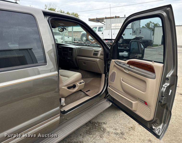 image for item EH6969 2002 Ford Excursion Limited SUV