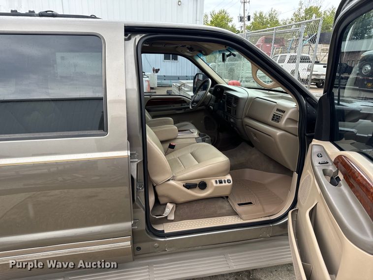 image for item EH6969 2002 Ford Excursion Limited SUV