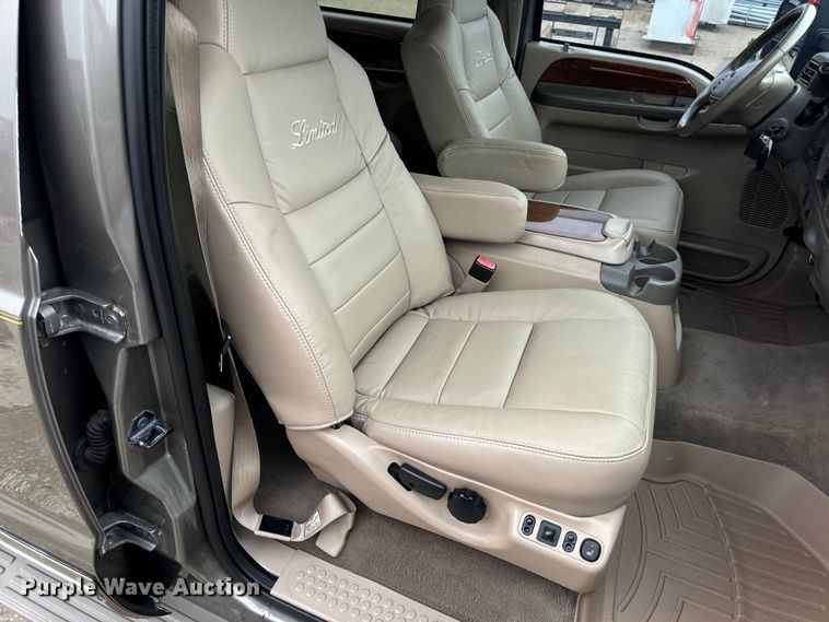 image for item EH6969 2002 Ford Excursion Limited SUV