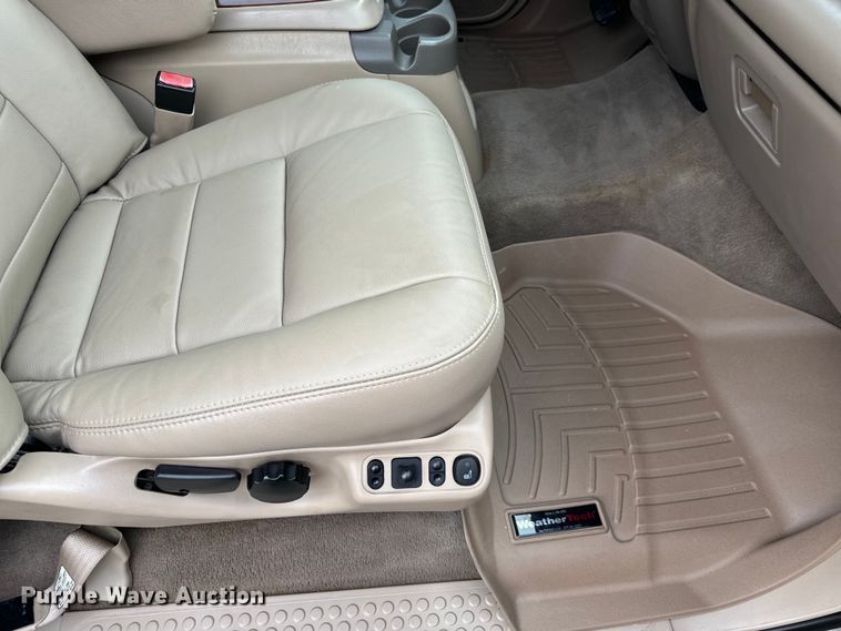 image for item EH6969 2002 Ford Excursion Limited SUV