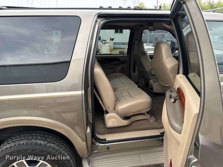 image for item EH6969 2002 Ford Excursion Limited SUV