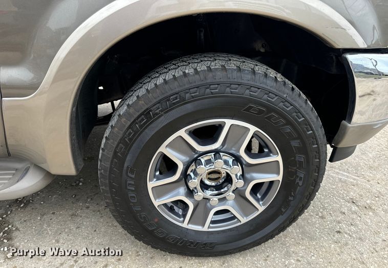 image for item EH6969 2002 Ford Excursion Limited SUV