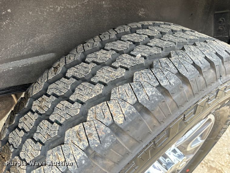 image for item EH6969 2002 Ford Excursion Limited SUV