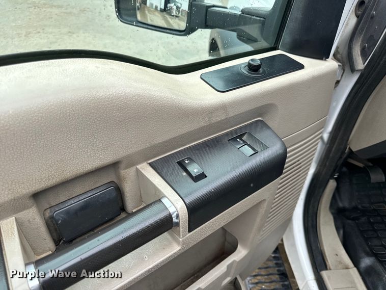 image for item EH6971 2010 Ford F450 Super Duty XLT flatbed truck