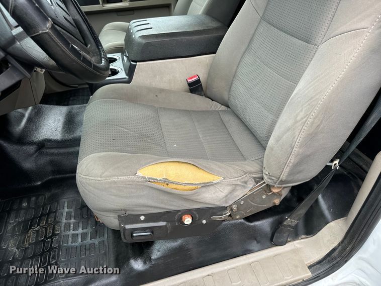 image for item EH6971 2010 Ford F450 Super Duty XLT flatbed truck