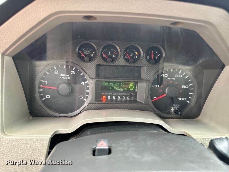 image for item EH6971 2010 Ford F450 Super Duty XLT flatbed truck