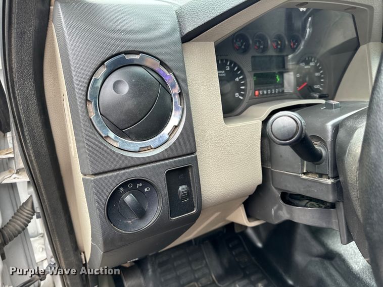 image for item EH6971 2010 Ford F450 Super Duty XLT flatbed truck