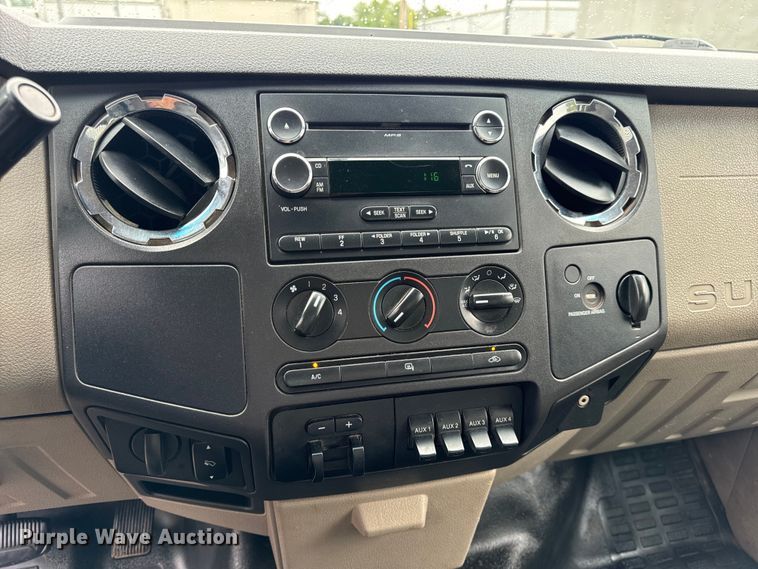 image for item EH6971 2010 Ford F450 Super Duty XLT flatbed truck