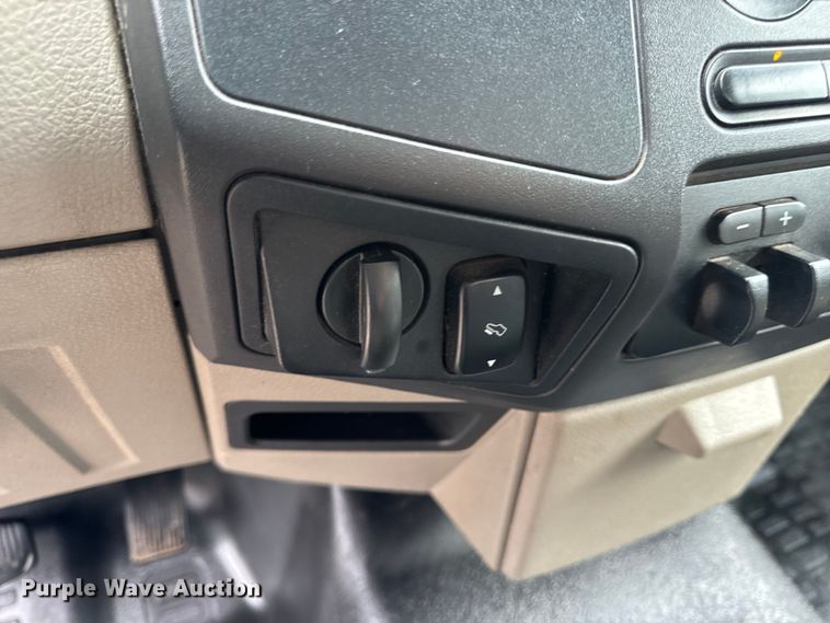 image for item EH6971 2010 Ford F450 Super Duty XLT flatbed truck