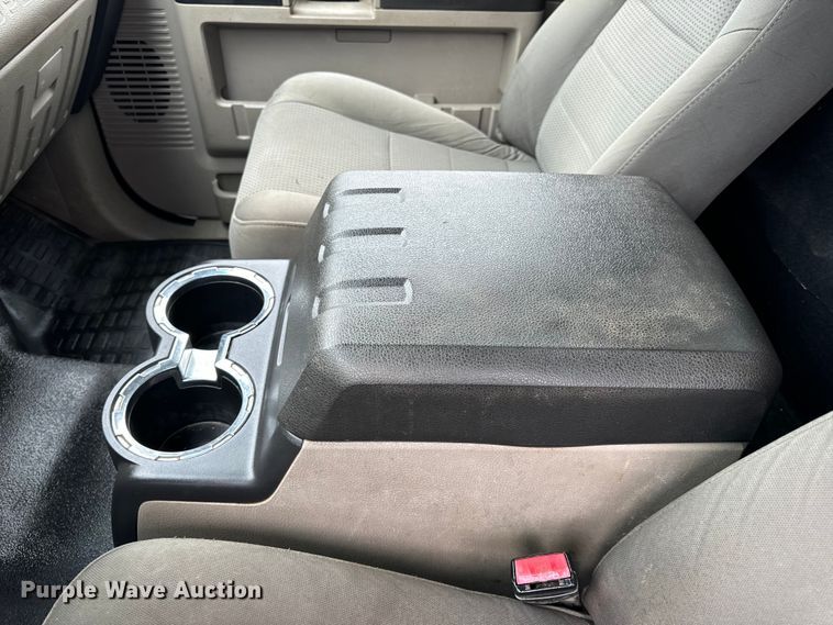 image for item EH6971 2010 Ford F450 Super Duty XLT flatbed truck