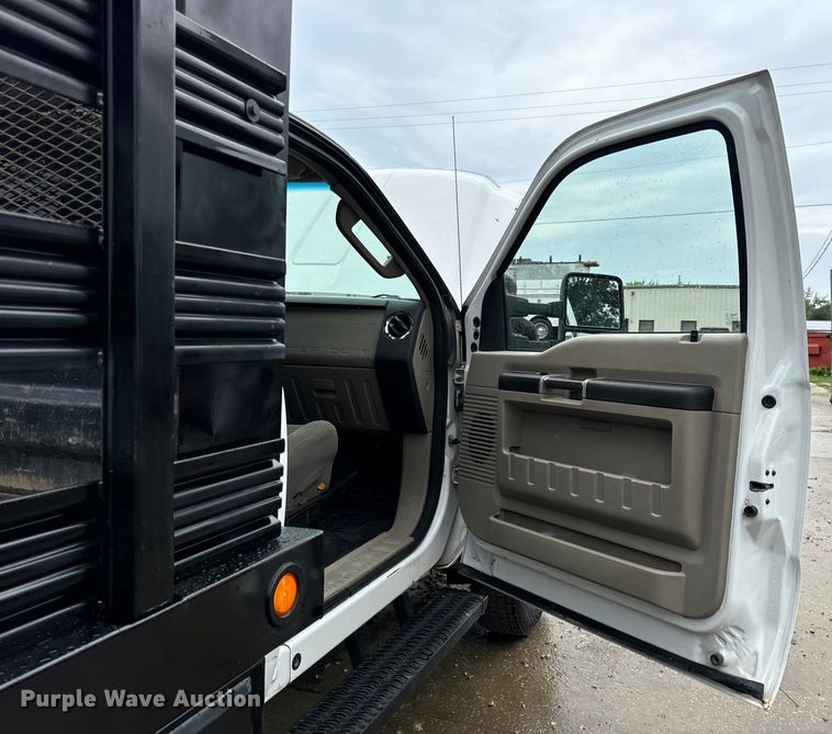 image for item EH6971 2010 Ford F450 Super Duty XLT flatbed truck