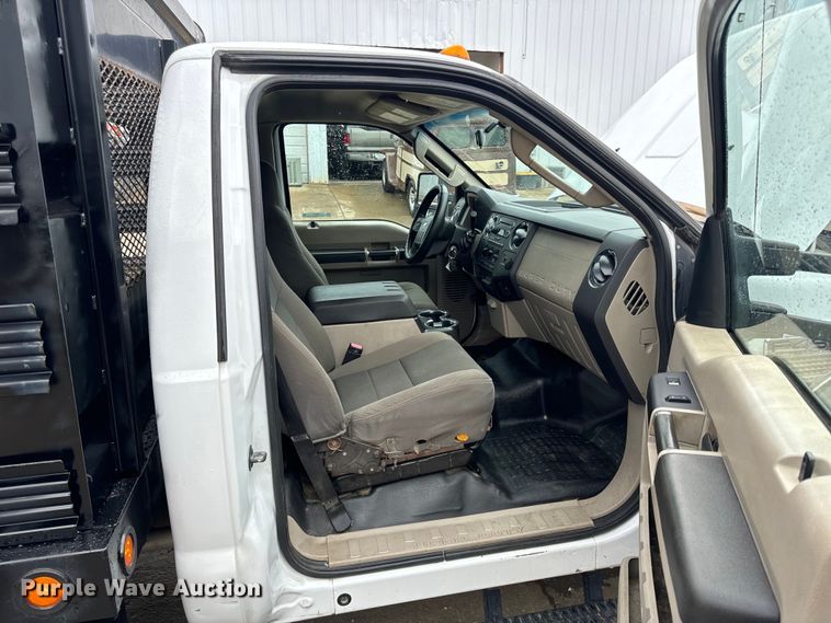 image for item EH6971 2010 Ford F450 Super Duty XLT flatbed truck