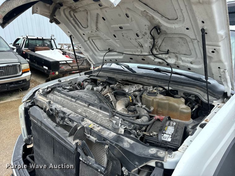 image for item EH6971 2010 Ford F450 Super Duty XLT flatbed truck