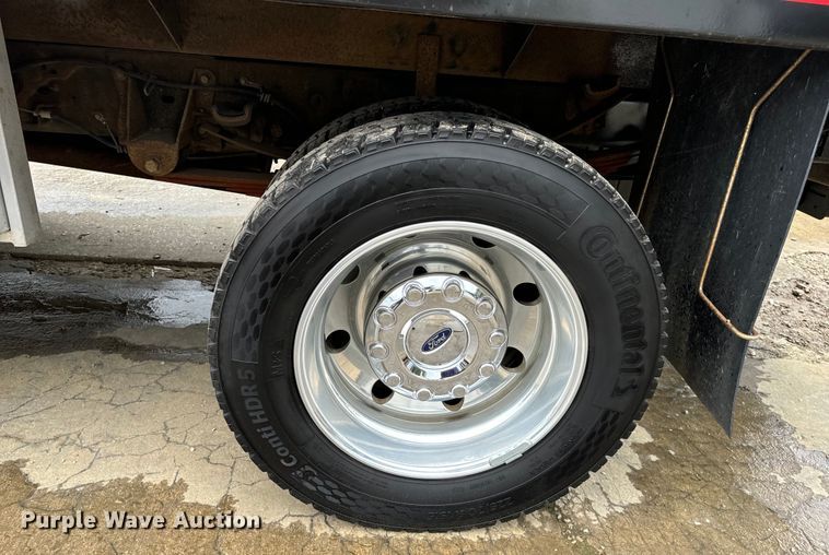 image for item EH6971 2010 Ford F450 Super Duty XLT flatbed truck