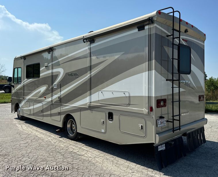 image for item EH6979 2016 Winnebago  Vista LX RV