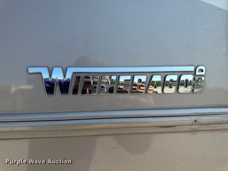 image for item EH6979 2016 Winnebago  Vista LX RV