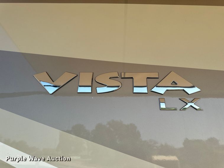 image for item EH6979 2016 Winnebago  Vista LX RV