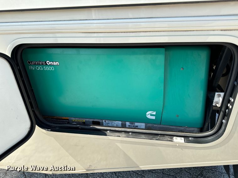 image for item EH6979 2016 Winnebago  Vista LX RV