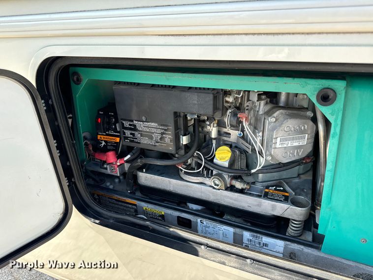 image for item EH6979 2016 Winnebago  Vista LX RV