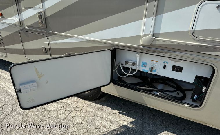 image for item EH6979 2016 Winnebago  Vista LX RV