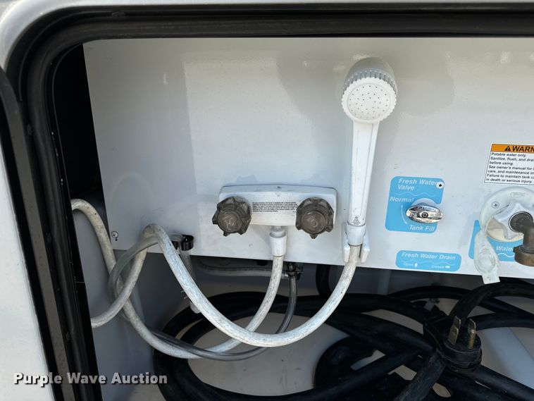 image for item EH6979 2016 Winnebago  Vista LX RV