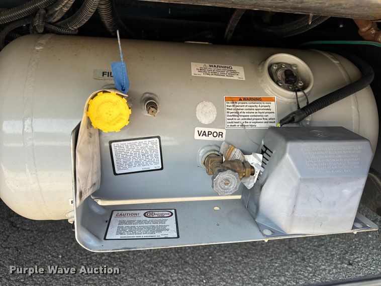 image for item EH6979 2016 Winnebago  Vista LX RV