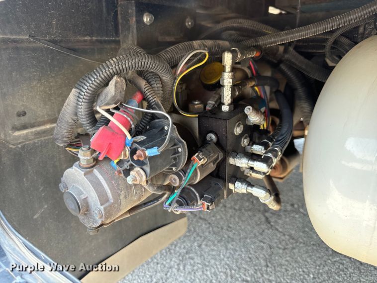 image for item EH6979 2016 Winnebago  Vista LX RV