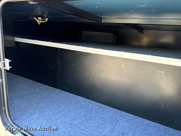 image for item EH6979 2016 Winnebago  Vista LX RV