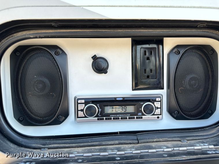 image for item EH6979 2016 Winnebago  Vista LX RV