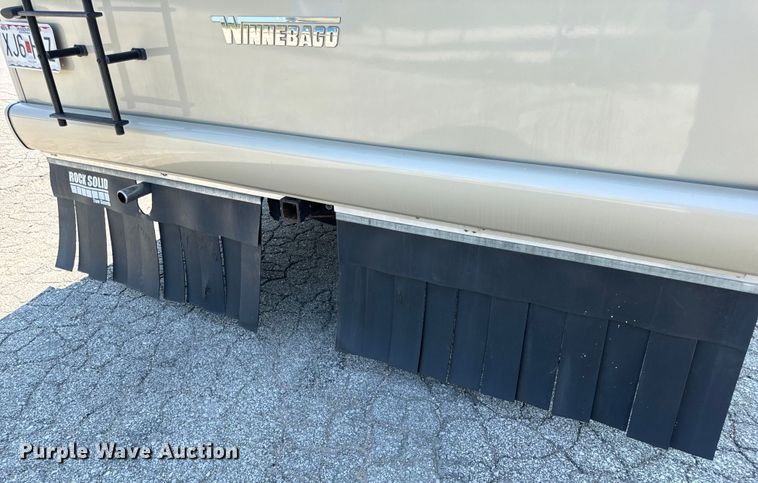 image for item EH6979 2016 Winnebago  Vista LX RV