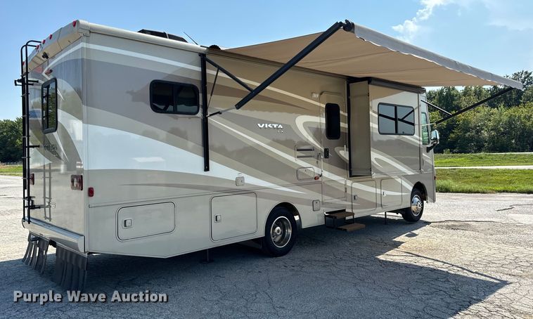 image for item EH6979 2016 Winnebago  Vista LX RV