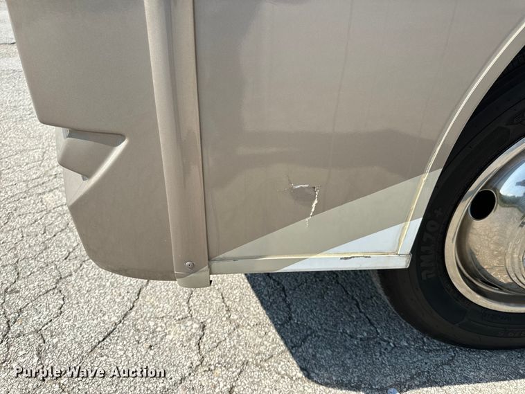 image for item EH6979 2016 Winnebago  Vista LX RV