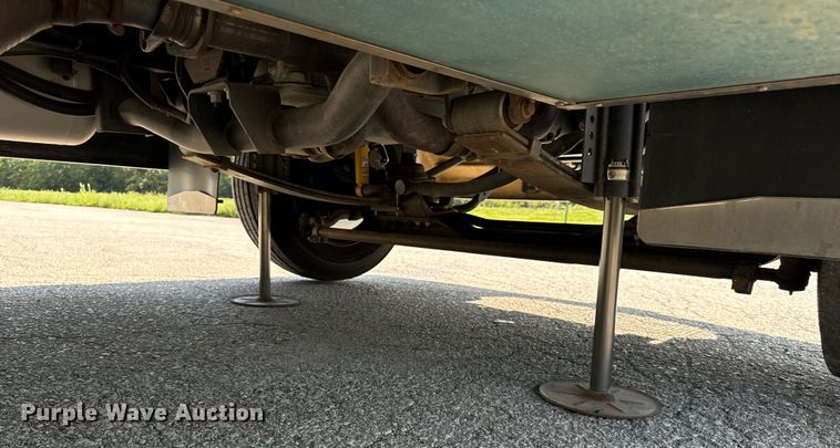 image for item EH6979 2016 Winnebago  Vista LX RV