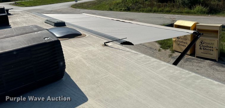 image for item EH6979 2016 Winnebago  Vista LX RV