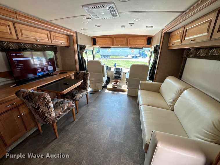 image for item EH6979 2016 Winnebago  Vista LX RV