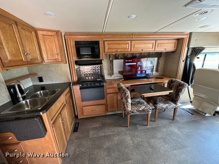 image for item EH6979 2016 Winnebago  Vista LX RV