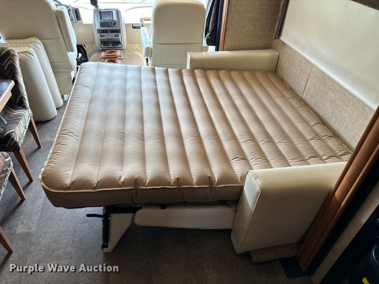 image for item EH6979 2016 Winnebago  Vista LX RV