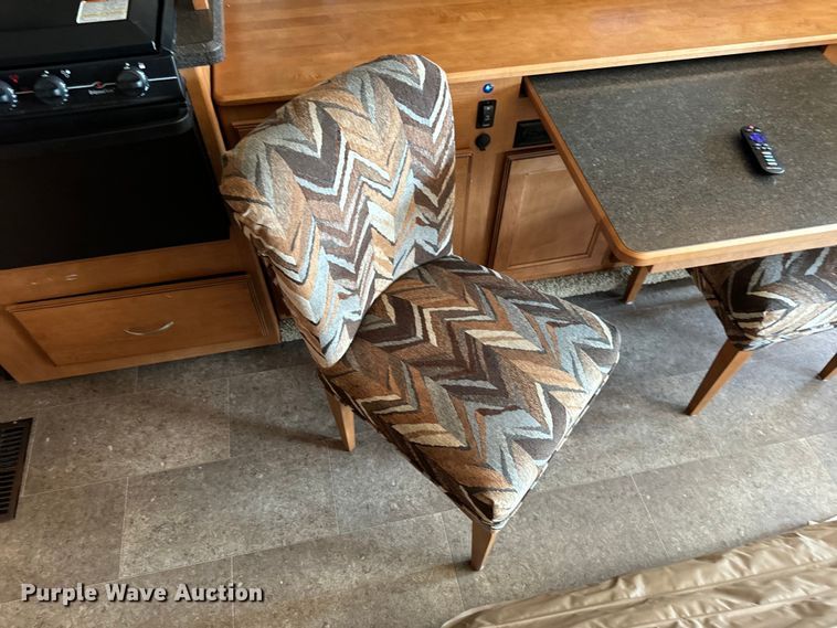 image for item EH6979 2016 Winnebago  Vista LX RV