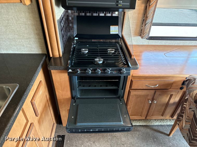 image for item EH6979 2016 Winnebago  Vista LX RV